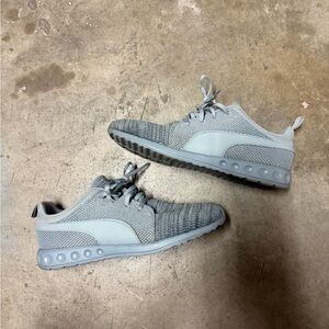 Size 10 M Puma Athletic Running Work Out Shoes Gray